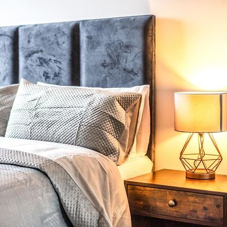 Luxury 2 Bedroom Apartment In Tower Hill Londyn Zewnętrze zdjęcie
