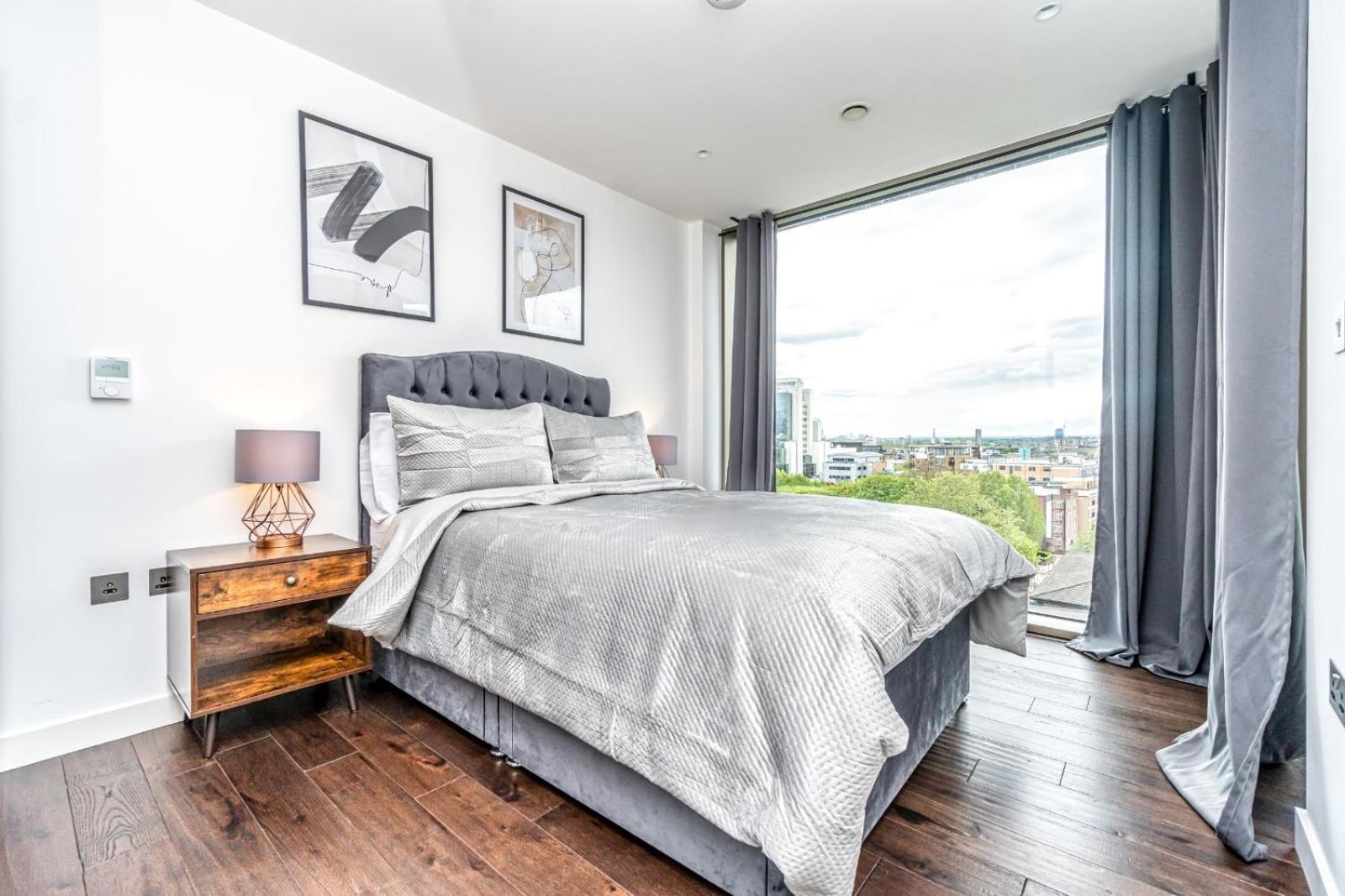 Luxury 2 Bedroom Apartment In Tower Hill Londyn Zewnętrze zdjęcie